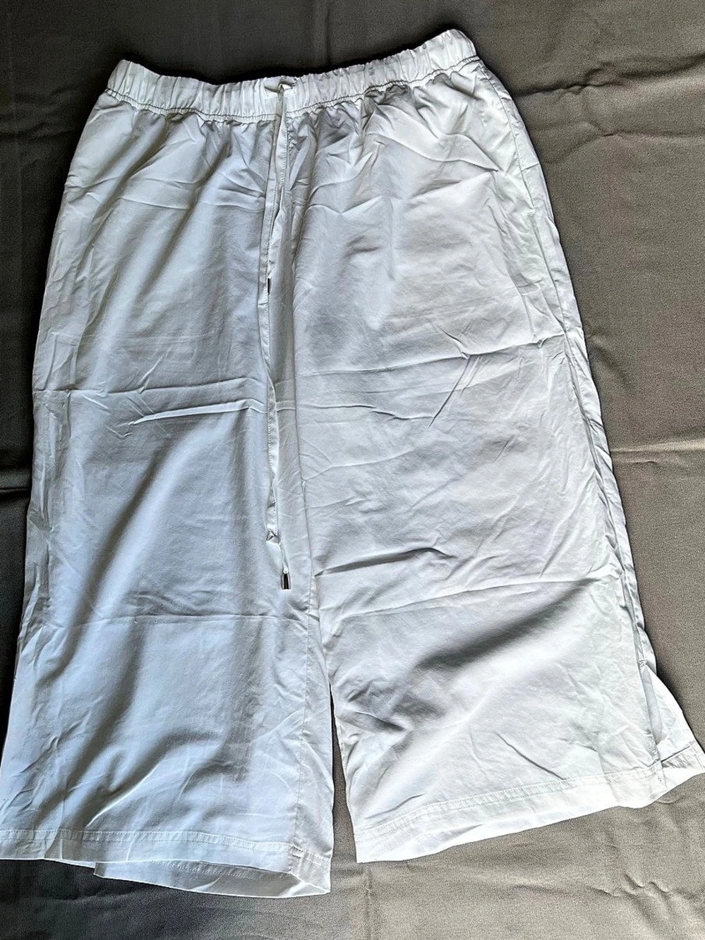 Coolibar women White Cargo Shorts